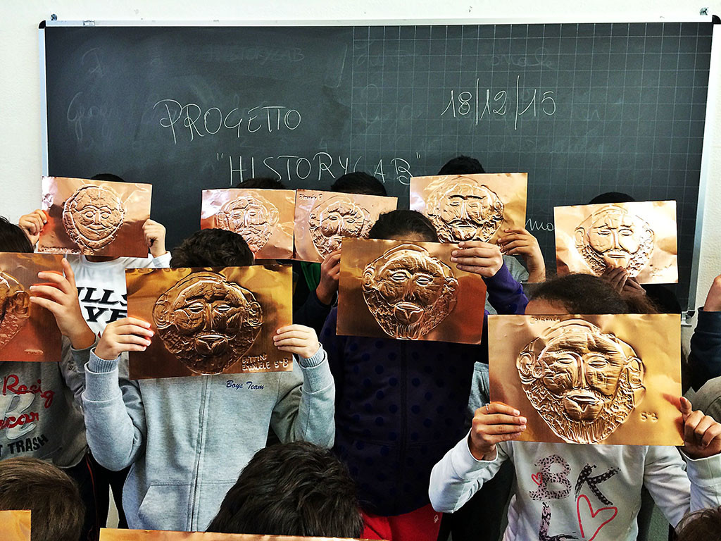 Materiali e attività del laboratorio Le maschere della leggenda
