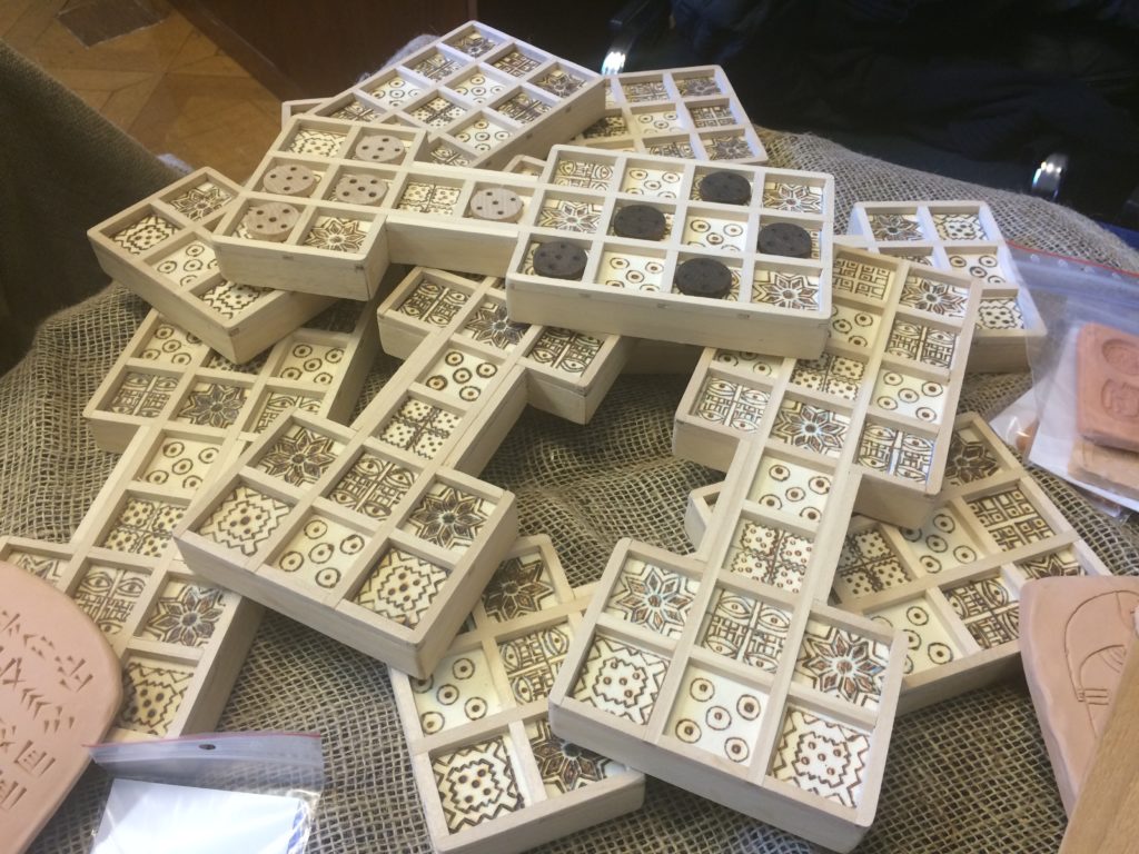 Materiali e attività del laboratorio Il gioco reale di Ur